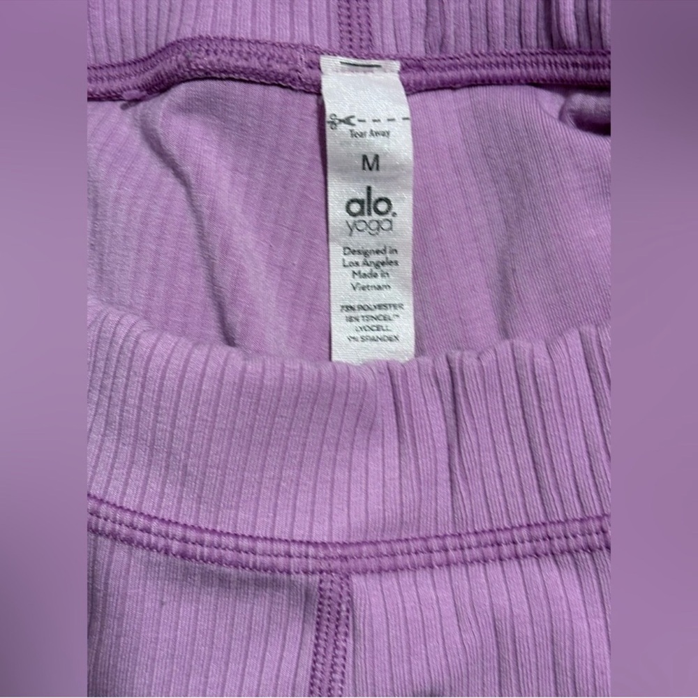 Alo Ribbed Set - Picture 10 of 14